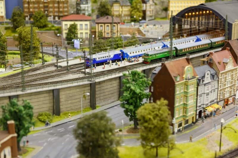 big model train sets